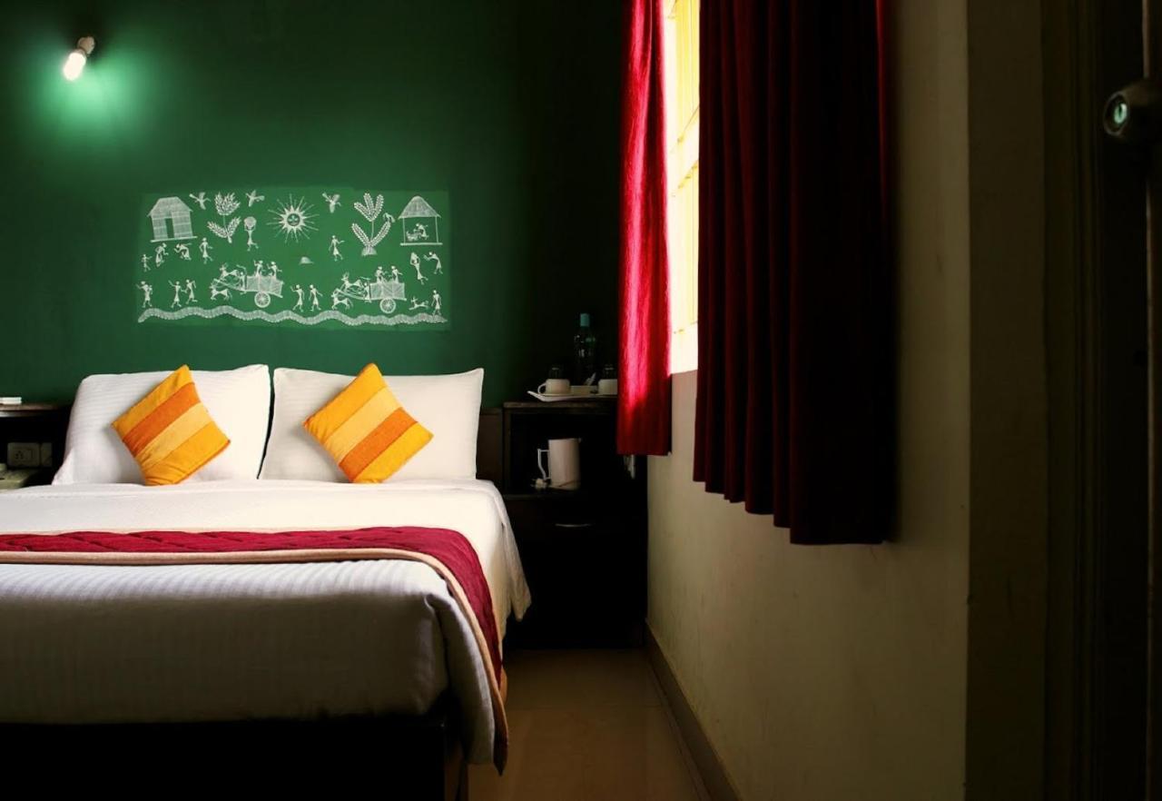 The Green Path Eco Hotel Bangalore Exterior photo